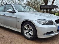 Gebraucht BMW 318 129 PS (94 kW) 2007 Silber Limousine