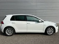 Gebraucht VW Golf VII Highline 131 PS (96 kW) 2019 Weiß Limousine