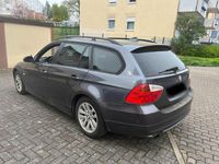 Gebraucht BMW 320 150 PS (110 kW) 2007 Grau Kombi
