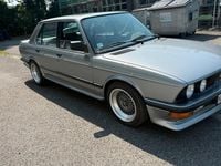 Gebraucht BMW 525 125 PS (91 kW) 1986 Silber Limousine