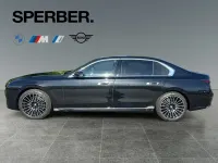 Gebraucht BMW 740 299 PS (219 kW) 2025 Schwarz Limousine