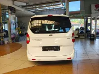 Gebraucht Ford Tourneo Courier Titanium 101 PS (74 kW) 2016 Frostweiß Van / Kleinbus