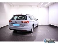 Gebraucht VW Passat Basis 150 PS (110 kW) 2022 Mondstein grau Kombi