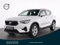 Gebraucht Volvo XC40 Core 163 PS (119 kW) 2023 Weiß crystal white / metallic SUV