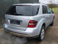 Gebraucht Mercedes ML280 190 PS (139 kW) 2005 Silber SUV