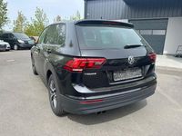 Gebraucht VW Tiguan Trendline 125 PS (91 kW) 2018 Schwarz SUV
