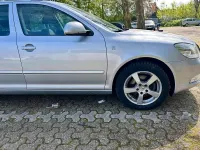 Gebraucht Skoda Octavia Elegance 140 PS (102 kW) 2012 Silber Kombi