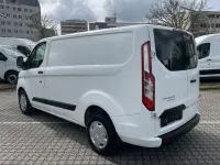 Gebraucht Ford 300 105 PS (77 kW) 2021 Weiß Van / Kleinbus