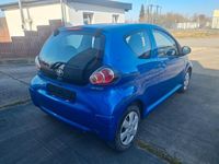 Gebraucht Toyota Aygo Cool 68 PS (50 kW) 2011 Blau Kleinwagen