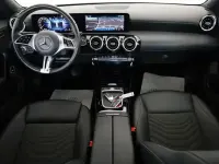 Gebraucht Mercedes CLA200 150 PS (110 kW) 2023 Digitalweiss  metalliclack (metallic) Coupé