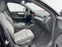 Neu Volvo XC40 Core 163 PS (119 kW) 2025 Metallic (schwarz SUV