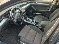 Gebraucht VW Passat 150 PS (110 kW) 2018 Grau Kombi