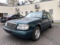 Gebraucht Mercedes E220 150 PS (110 kW) 1994 Grün Kombi