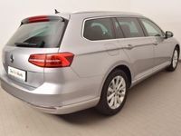 Gebraucht VW Passat Highline 150 PS (110 kW) 2019 Silber metallic Kombi