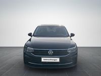 Gebraucht VW Tiguan Basis 122 PS (89 kW) 2022 Uranograu SUV