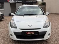 Gebraucht Renault Clio III 103 PS (75 kW) 2012 Weiß Kleinwagen