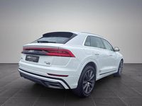 Gebraucht Audi Q8 Ambiente 286 PS (210 kW) 2022 Carraraweiß SUV
