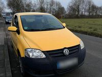 Gebraucht VW Fox 54 PS (39 kW) 2005 Gelb Kleinwagen