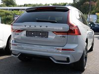Neu Volvo XC60 Plus 455 PS (334 kW) 2025 Vapour grey SUV