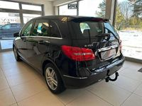 Gebraucht Mercedes B180 122 PS (89 kW) 2013 Schwarz Van / Kleinbus