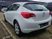 Gebraucht Opel Astra Design Edition 87 PS (63 kW) 2012 Weiß Limousine