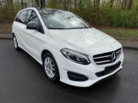Gebraucht Mercedes B180 122 PS (89 kW) 2017 Calcitweiss/zirrusweiss Van / Kleinbus