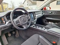 Gebraucht Volvo V60 Momentum 150 PS (110 kW) 2018 Rot Kombi