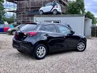 Gebraucht Mazda 2 Edition 90 PS (66 kW) 2015 Schwarz Limousine