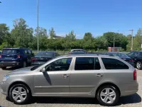 Gebraucht Skoda Octavia Ambiente 122 PS (89 kW) 2011 Grau Kombi