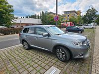 Gebraucht Mitsubishi Outlander 200 PS (147 kW) 2016 Grau SUV
