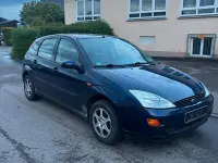 Gebraucht Ford Focus 101 PS (74 kW) 2002 Blau Kleinwagen