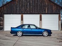 Używany BMW M5 Performance 340 KM (250 kW) 1992 Niebieski Kombi