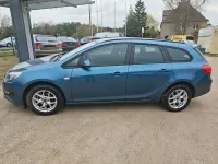 Gebraucht Opel Astra Selection 116 PS (85 kW) 2014 Blau Kombi