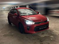 Second-hand Kia Rio 84 CP (61 kW) 2018 Roșu Berlinǎ