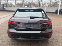 Gebraucht Audi A3 Basis 116 PS (85 kW) 2023 Schwarz Limousine