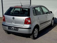 Gebraucht VW Polo Comfortline 64 PS (47 kW) 2002 Silber Limousine