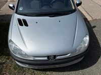 Usado Peugeot 206 75 HP (55 kW) 2004 Prateado Sedan
