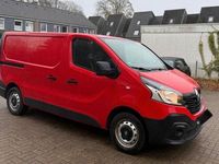 Gebraucht Renault Trafic 95 PS (69 kW) 2016 Rot Van / Kleinbus