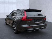 Gebraucht Volvo V60 Plus 197 PS (144 kW) 2024 Platinum grey / (metallic) Kombi