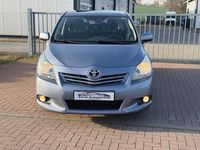Gebraucht Toyota Verso Edition 147 PS (108 kW) 2011 Blau Van / Kleinbus