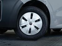 Neu VW T6.1 100 kW (136 PS) 2026 Stone grey Van