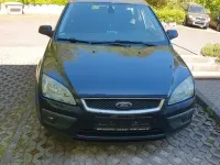 Usado Ford Focus Ghia 116 CV (85 kW) 2006 Azul Berlina