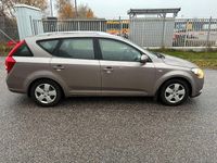 Gebraucht Kia Ceed 109 PS (80 kW) 2011 Beige Kleinwagen