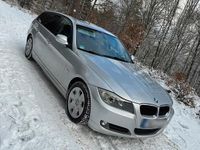 Gebraucht BMW 320 177 PS (130 kW) 2009 Silber Kombi