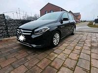 Usado Mercedes B200 136 HP (100 kW) 2017 Preto Monovolume