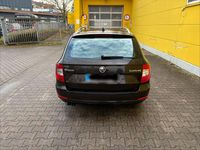 Gebraucht Skoda Superb 170 PS (125 kW) 2014 Braun Kombi