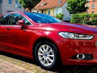 Gebraucht Ford Mondeo Titanium 116 PS (85 kW) 2015 Rot Limousine