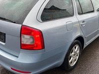 Gebraucht Skoda Octavia Ambiente 160 PS (117 kW) 2010 Grau Kombi