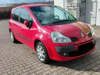 Usado Renault Modus 75 CV (55 kW) 2011 Rojo Monovolumen