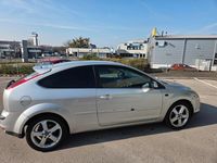 Gebraucht Ford Focus Titanium 116 PS (85 kW) 2006 Silber Limousine